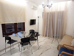 Salonikiou Beach Deluxe Apartments