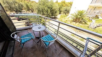 Salonikiou Beach Deluxe Apartments