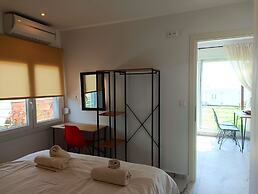 Salonikiou Beach Deluxe Apartments