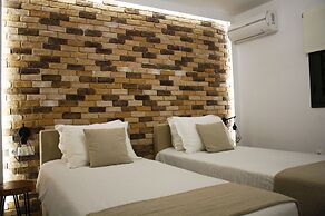 Salonikiou Beach Deluxe Apartments