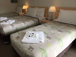 Ten Dollar Town Motel