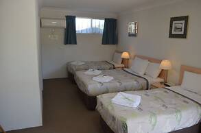 Ten Dollar Town Motel