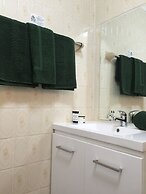 Ten Dollar Town Motel