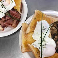 Ten Dollar Town Motel