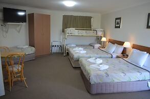 Ten Dollar Town Motel