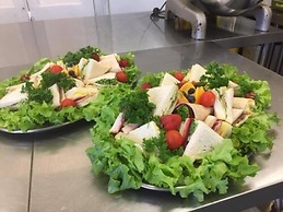 Ten Dollar Town Motel