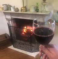 Ten Dollar Town Motel