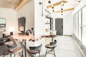 the DOUGLAS, Autograph Collection