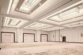 the DOUGLAS, Autograph Collection