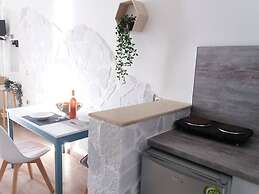 Oceanis Rooms Apartments