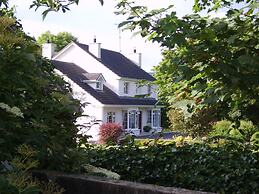 Lake Avenue House