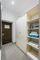 Democratia Ultra All Inclusive