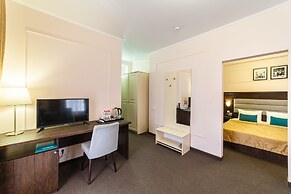 Democratia Ultra All Inclusive