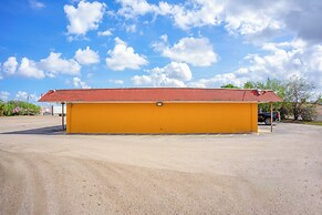 Budget Inn By OYO Edinburg Hwy 281