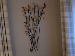 LETS Quiet Cul-de-Sac Apartment