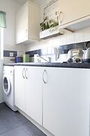 LETS Quiet Cul-de-Sac Apartment