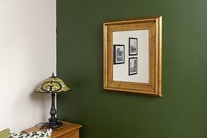 LETS Quiet Cul-de-Sac Apartment