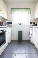 LETS Quiet Cul-de-Sac Apartment