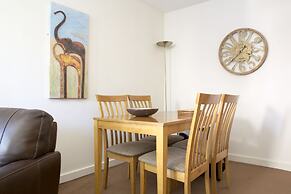 LETS Quiet Cul-de-Sac Apartment