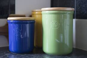 LETS Quiet Cul-de-Sac Apartment