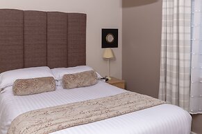 LETS Quiet Cul-de-Sac Apartment