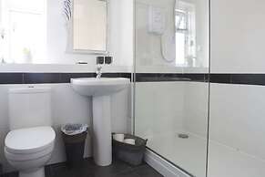 LETS Quiet Cul-de-Sac Apartment