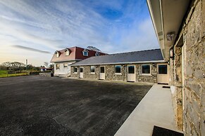 The Red Cottage & Stables
