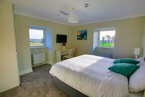 The Red Cottage & Stables