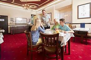 Trelawne Manor Holiday Park