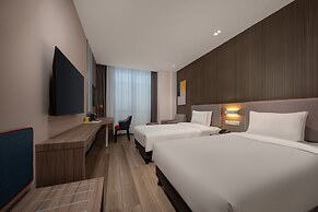 Holiday Inn Express Shanghai Pujiang by IHG
