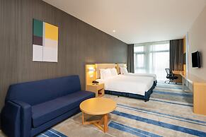Holiday Inn Express Shanghai Pujiang by IHG