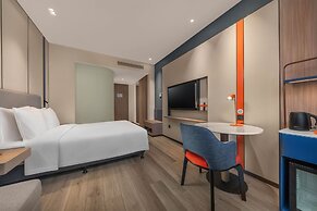 Holiday Inn Express Shanghai Pujiang by IHG