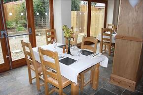 Cottage Lea's Country Hotel & Restaurant