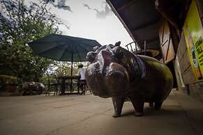 Balis Best Bar and Resort