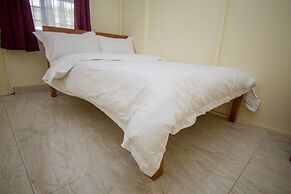 Balis Best Bar and Resort