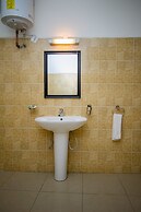 Reinah Tourist Hotel