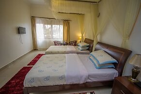 Reinah Tourist Hotel