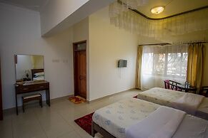 Reinah Tourist Hotel