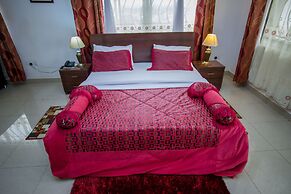 Reinah Tourist Hotel