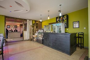 Reinah Tourist Hotel