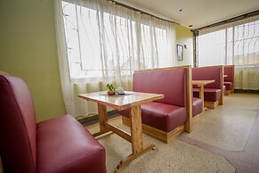 Reinah Tourist Hotel