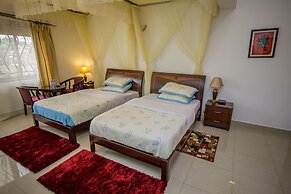 Reinah Tourist Hotel