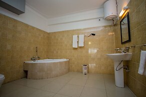 Reinah Tourist Hotel