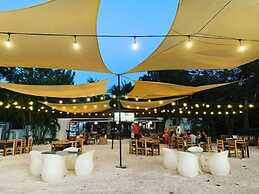 Café de Playa Beach Front Hotel