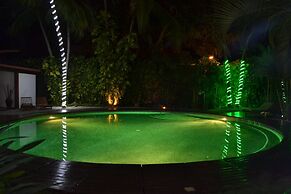 Café de Playa Beach Front Hotel