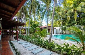 Café de Playa Beach Front Hotel