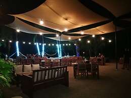 Café de Playa Beach Front Hotel