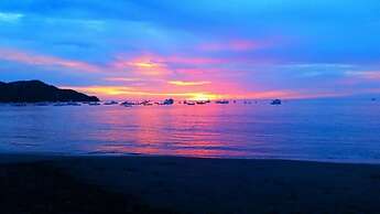 Café de Playa Beach Front Hotel