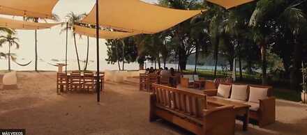 Café de Playa Beach Front Hotel