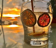 Café de Playa Beach Front Hotel